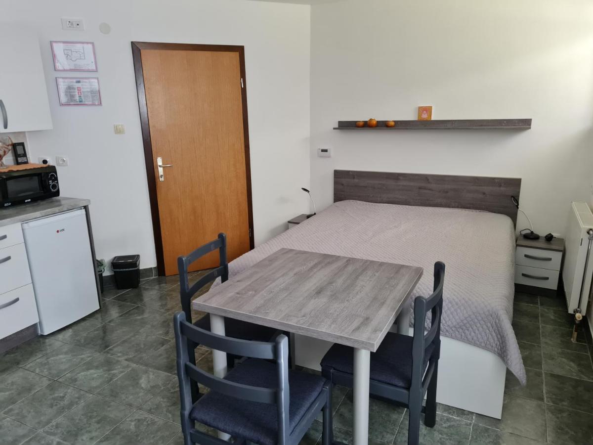 Apartma Jutersek 2+2 Libelice Eksteriør bilde